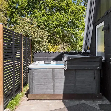 Holiday home In Rudkobing With Jacuzzi Spodsbjerg